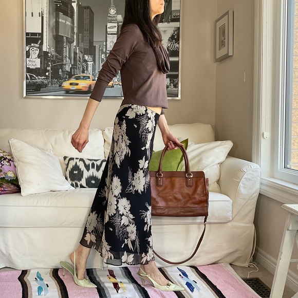 Bias cut floral print midi skirt - Picture 3 of 12